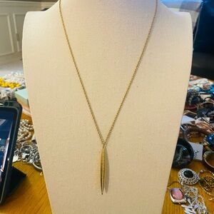 Elegant Gold Pendant Necklace